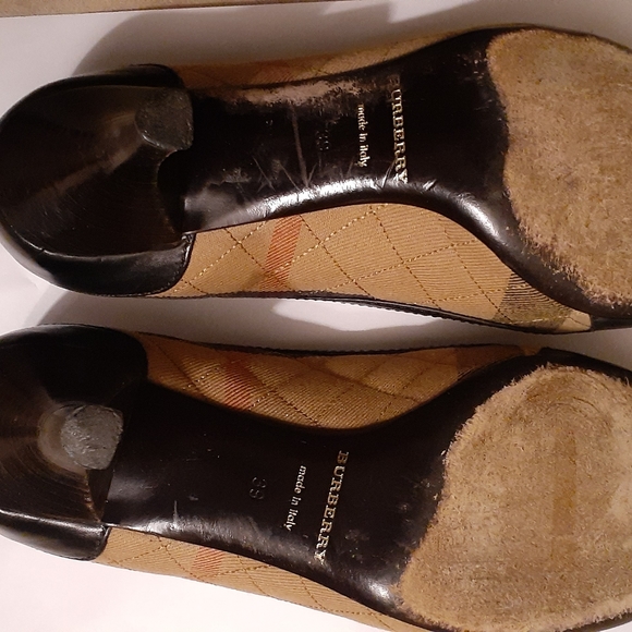 BURBERRY LEATHER NOVA CHECK PUMPS 39 - Picture 6 of 16